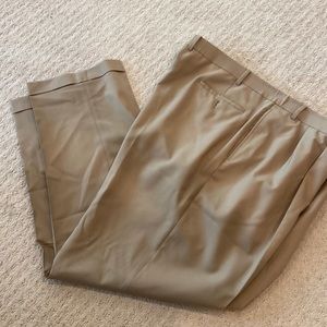 Ralph Lauren Men's Khaki Pleated Dress pants.